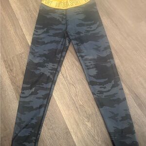 Victoria Sport High-Waisted Camo Performance Leggings